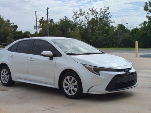 Certified 2024 Toyota Corolla LE FWD image 3