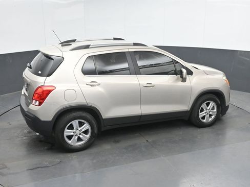 Used 2016 Chevrolet Trax LT w/ LT Convenience Package FWD image 24