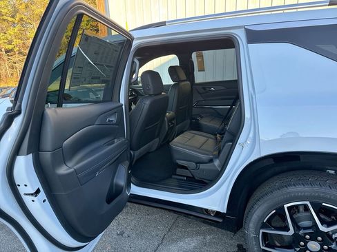 New 2026 Chevrolet Traverse High Country image 29