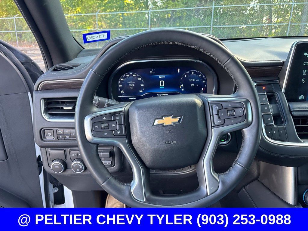 Used 2024 Chevrolet Suburban LT w/ Luxury Package RWD image 15