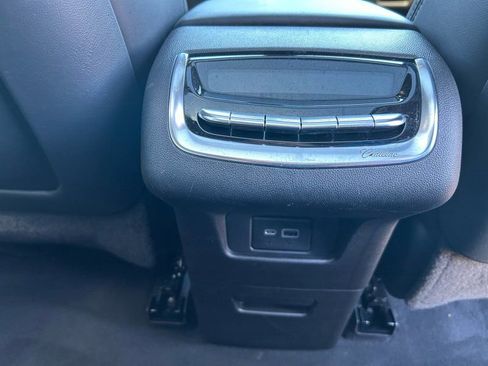 Used 2021 Cadillac XT6 Premium Luxury w/ Platinum Package image 16