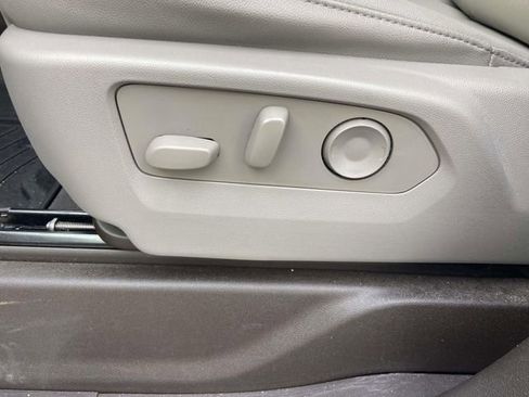 Certified 2022 GMC Sierra 1500 SLT w/ SLT Premium Plus Package image 13