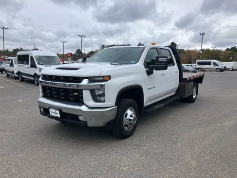 Used 2022 Chevrolet Silverado 3500 LT w/ Convenience Package image 3