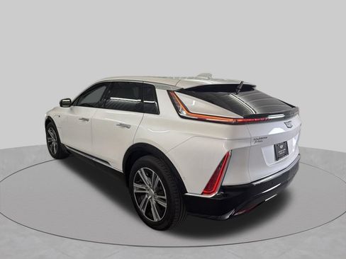 Used 2024 Cadillac Lyriq Luxury RWD image 7