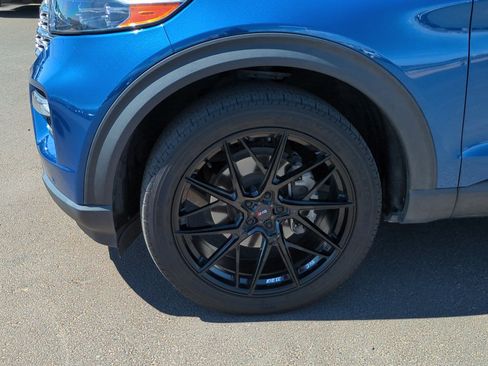 Used 2022 Ford Explorer Limited w/ Class IV Trailer Tow Package AWD/4WD image 10