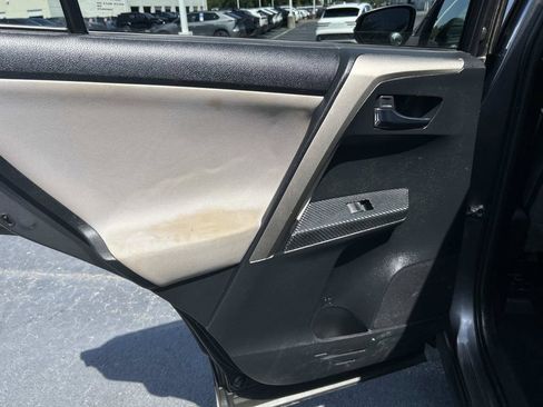 Used 2015 Toyota RAV4 XLE AWD/4WD image 11