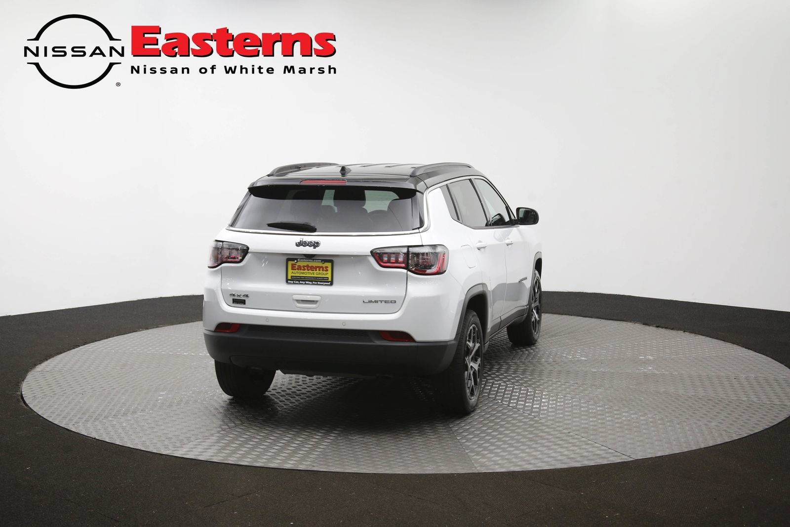 Used 2025 Jeep Compass Limited AWD/4WD image 37