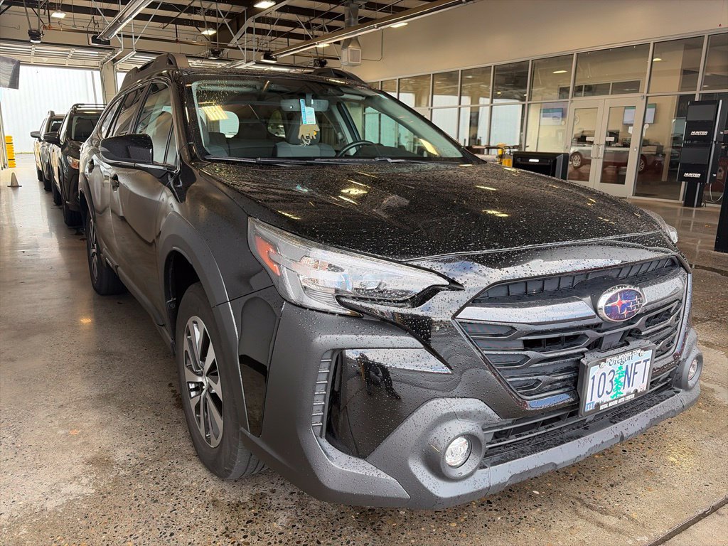 Used 2023 Subaru Outback Premium AWD/4WD image 1