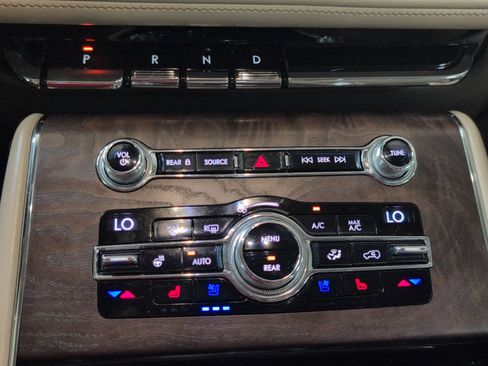 Used 2020 Lincoln Aviator Reserve w/ Equipment Group 202A AWD/4WD image 12
