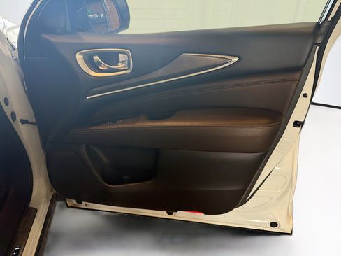 Used 2017 INFINITI QX60 Luxe w/ Premium Plus Package image 36