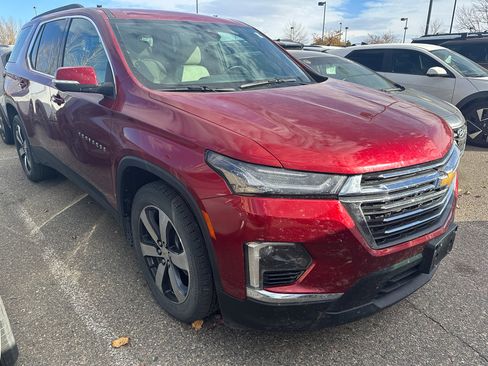 Used 2023 Chevrolet Traverse LT w/ LT Premium Package image 7