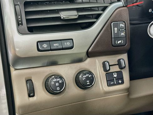 Used 2017 Chevrolet Tahoe Premier AWD/4WD image 10