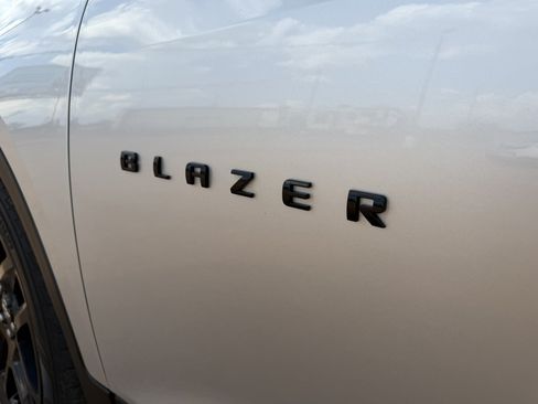Used 2019 Chevrolet Blazer LT FWD image 16