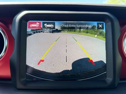 Used 2021 Jeep Wrangler Unlimited Rubicon AWD/4WD image 16