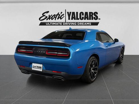 Used 2015 Dodge Challenger R/T Scat Pack w/ Leather Interior Group RWD image 5