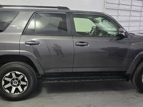 Used 2022 Toyota 4Runner TRD Off-Road Premium AWD/4WD image 6