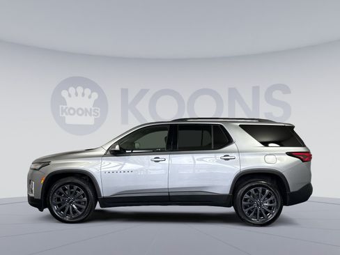 Used 2023 Chevrolet Traverse RS AWD/4WD image 2