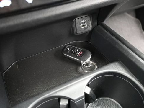 Used 2024 Honda HR-V Sport image 20