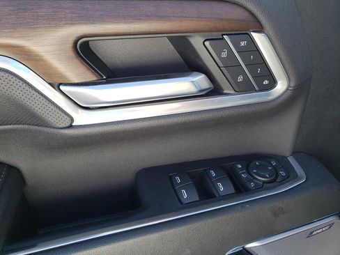 Used 2024 Chevrolet Silverado 2500 High Country w/ High Country Premium Package image 18