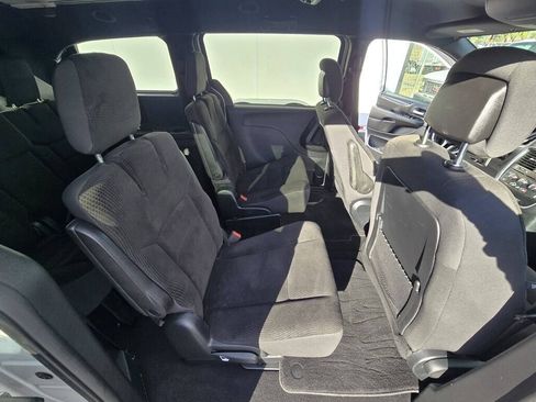 Used 2019 Dodge Grand Caravan SE FWD image 13
