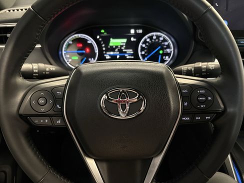 Certified 2024 Toyota Venza Nightshade image 20