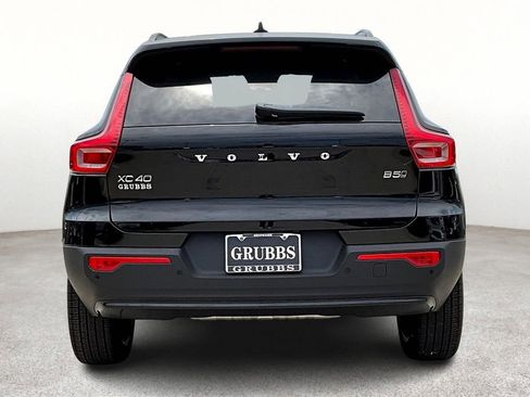 New 2026 Volvo XC40 B5 Ultra w/ Climate Package image 6