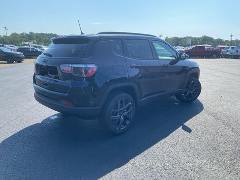 New 2026 Jeep Compass Limited w/ Sun, Sound & Navigation Group AWD/4WD image 5
