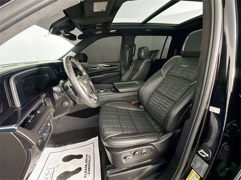 Used 2024 Cadillac Escalade ESV V image 22