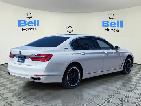 Used 2018 BMW 740e xDrive w/ Driver Assistance Package image 4