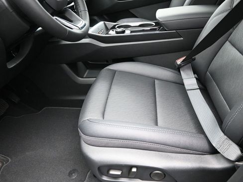 New 2026 Chevrolet Equinox LT w/ Convenience Package II image 13