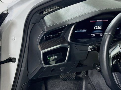 Used 2023 Audi A6 Premium Plus w/ Premium Plus Package AWD/4WD image 4