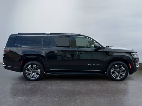 Used 2024 Jeep Wagoneer L Series II w/ Flexible Seating Group image 4