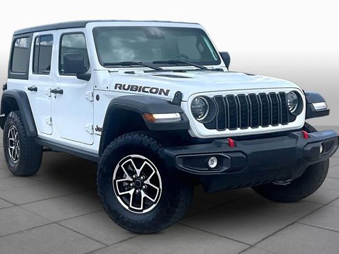 Used 2024 Jeep Wrangler Unlimited Rubicon AWD/4WD image 3