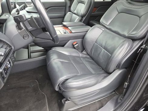 Used 2024 Lincoln Navigator Premiere image 38