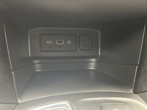 Certified 2023 Chevrolet Equinox LT w/ Driver Convenience Package image 23