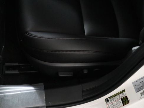 New 2026 MAZDA MAZDA3 2.5 S Sedan w/ Preferred Pkg image 19