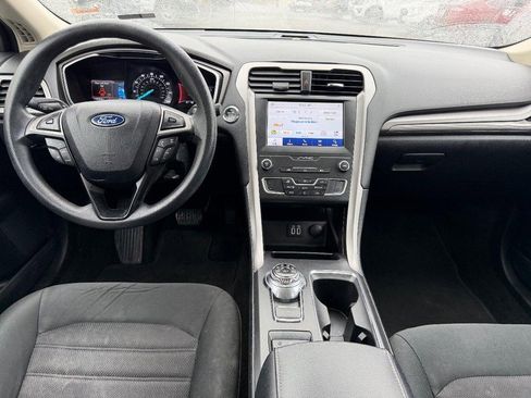 Used 2020 Ford Fusion SE image 10