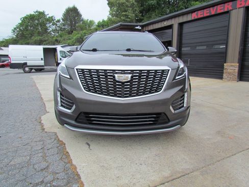 Used 2020 Cadillac XT5 Premium Luxury FWD image 3