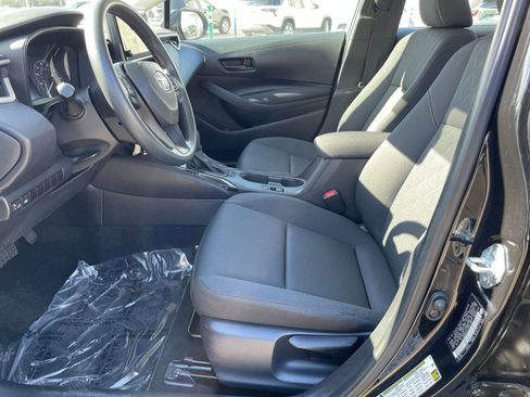 Used 2025 Toyota Corolla LE image 24