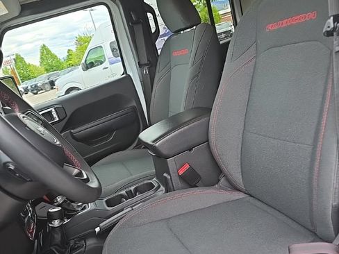 Used 2024 Jeep Wrangler Unlimited Rubicon AWD/4WD image 15
