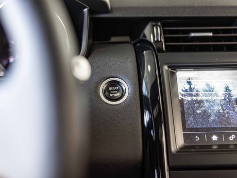 Used 2020 Land Rover Discovery SE image 24