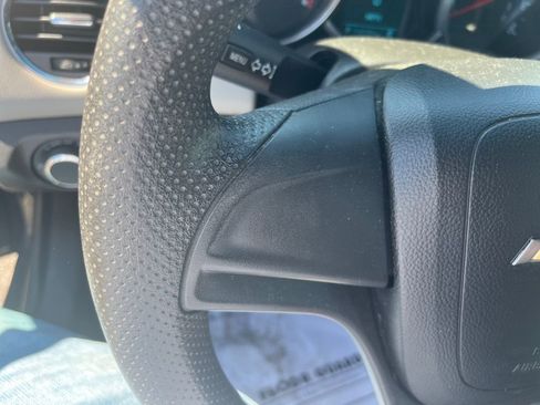 Used 2014 Chevrolet Cruze LS image 11