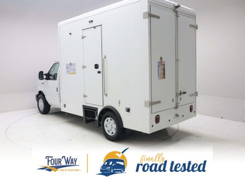 Used 2023 Ford E-350 and Econoline 350 Super Duty w/ Power Windows & Locks Group RWD image 5