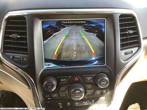 Used 2018 Jeep Grand Cherokee Limited image 9