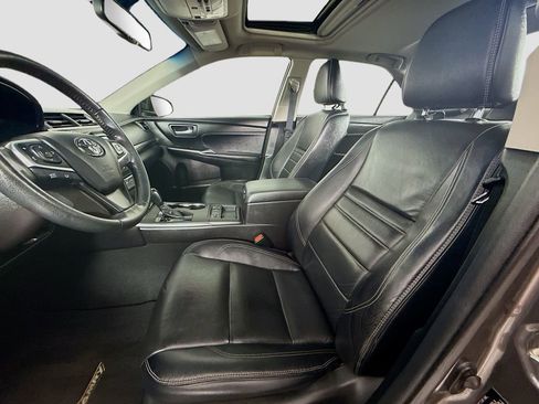 Used 2016 Toyota Camry XLE image 12