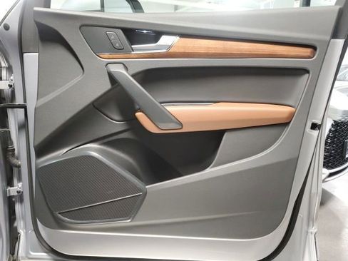 Used 2022 Audi Q5 2.0T Premium image 26