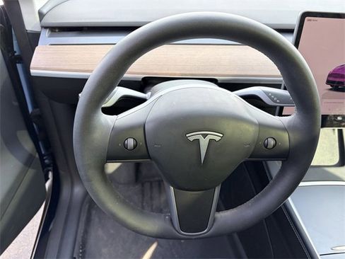 Used 2023 Tesla Model Y Long Range image 11