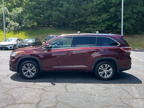 Used 2015 Toyota Highlander XLE AWD/4WD image 2