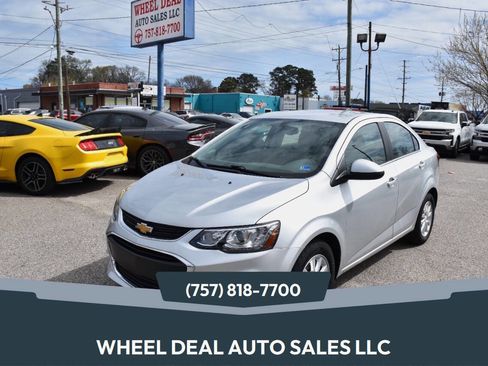 Used 2019 Chevrolet Sonic LT FWD image 1