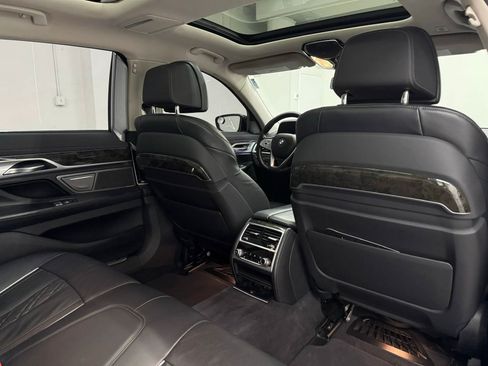 Used 2022 BMW 740i w/ Premium Package RWD image 17